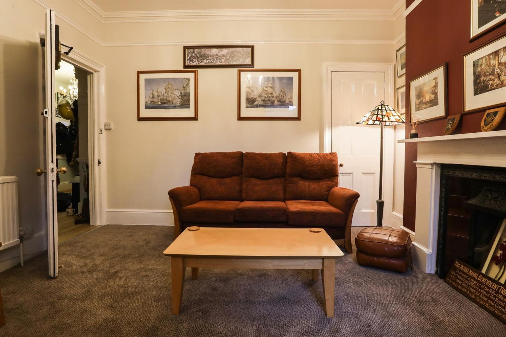 Oyo Lord Kitcheners Guest House Lowestoft Esterno foto