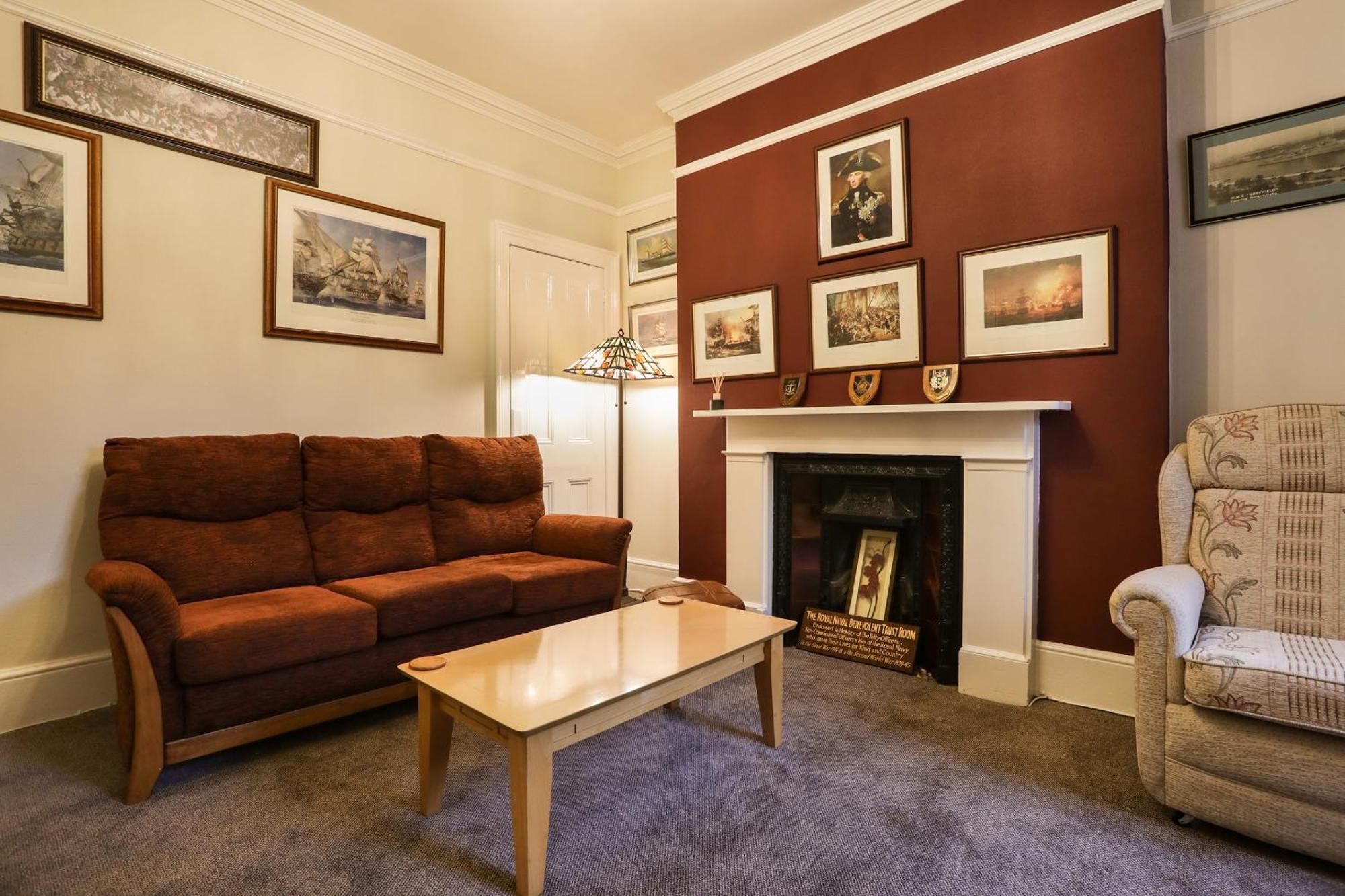 Oyo Lord Kitcheners Guest House Lowestoft Esterno foto