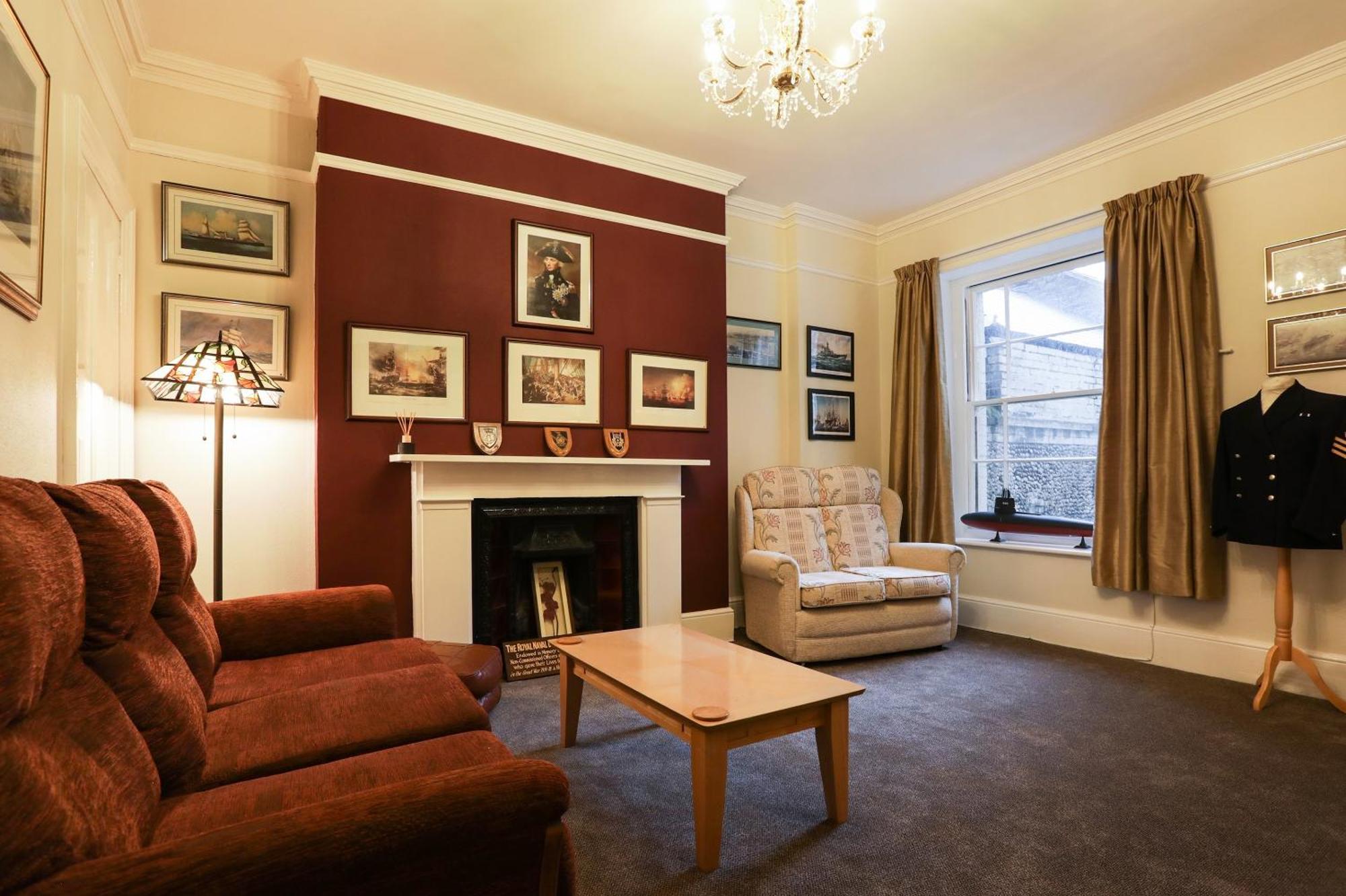 Oyo Lord Kitcheners Guest House Lowestoft Esterno foto