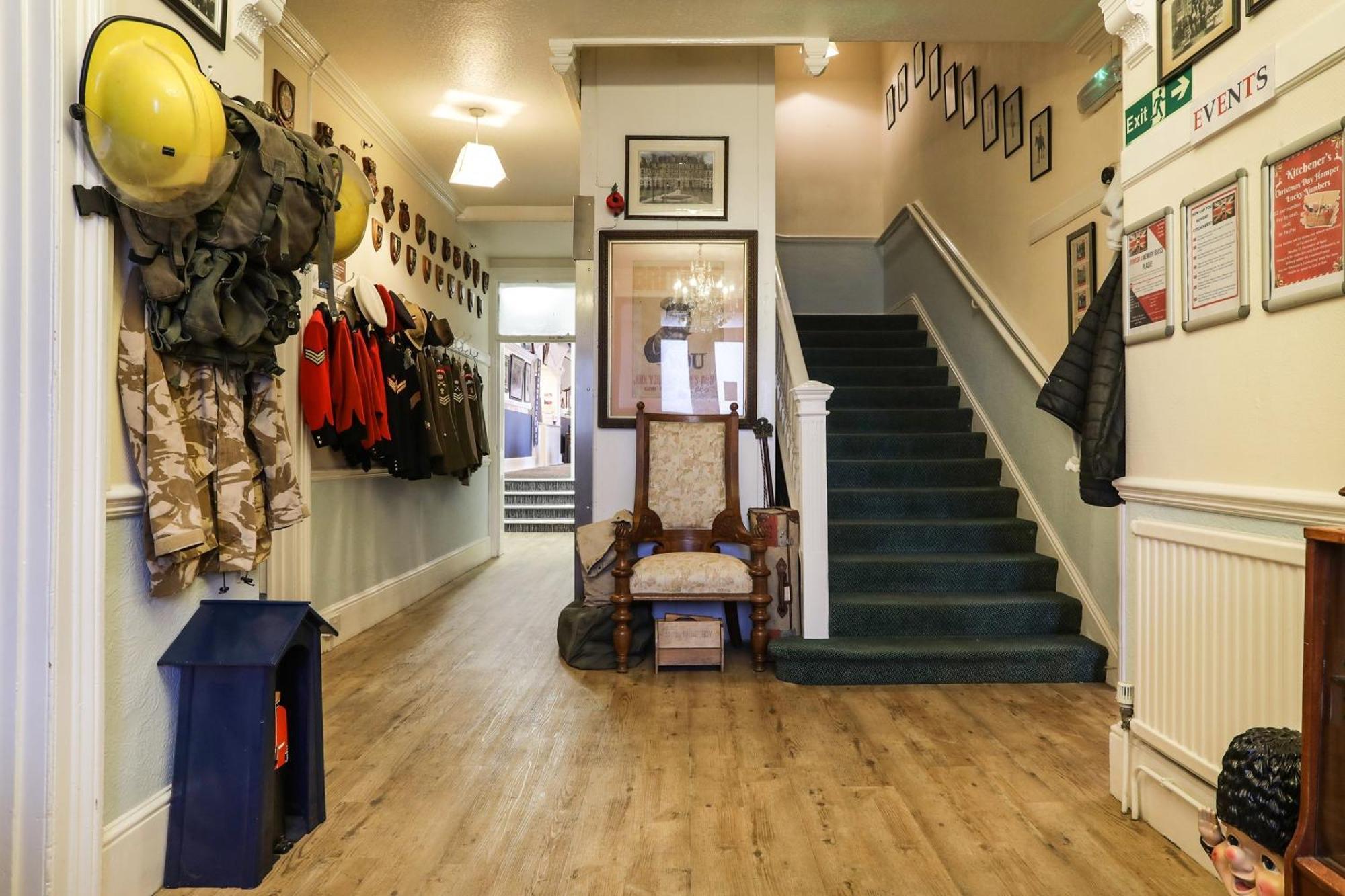 Oyo Lord Kitcheners Guest House Lowestoft Esterno foto